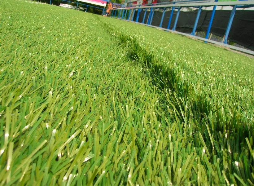 Kunstgrasveld op een sportpark